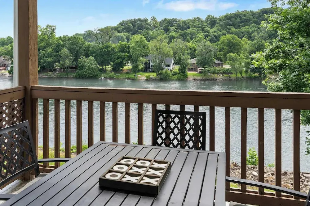 Nautical Nest on Taneycomo
