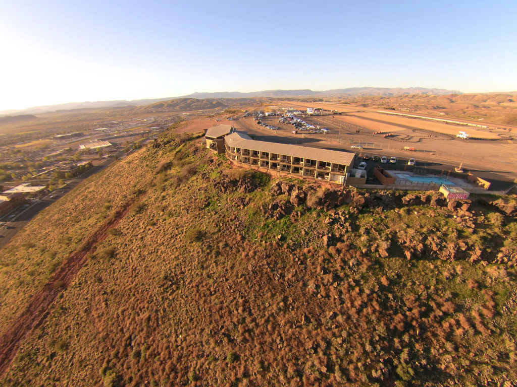Inn on the Cliff
