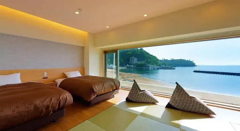 Beach & Waterfront