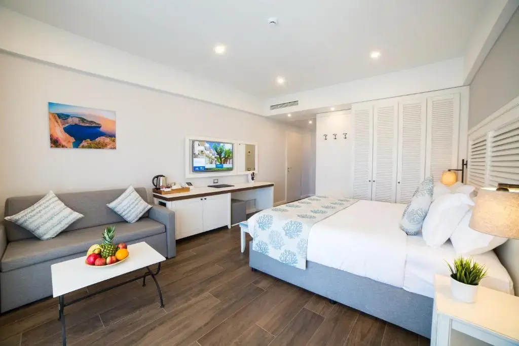 Standard Double room with sea view (full double bed)