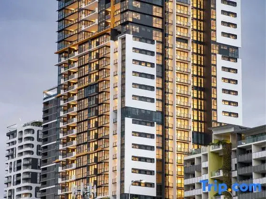 Lovely 2 Beds Apt with City View at South Brisbane