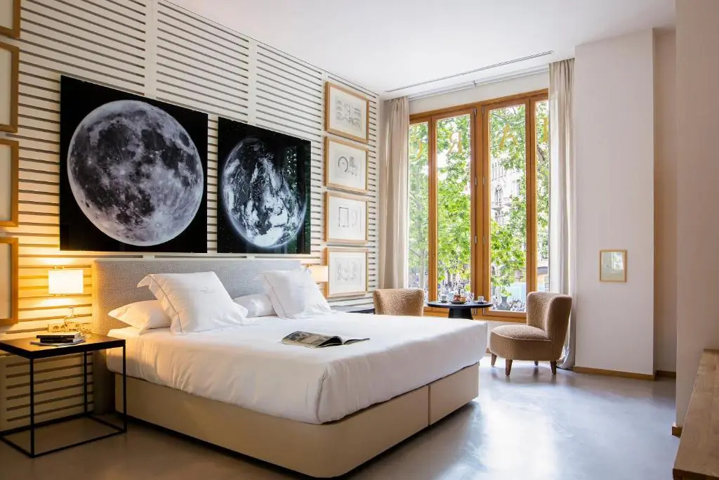 Deluxe Double room (full double bed)