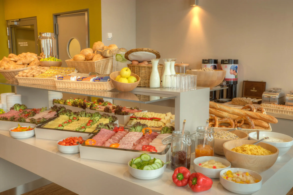 Food & Beverage