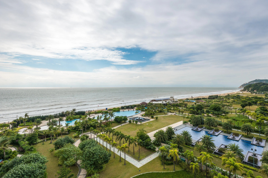 Beach & Waterfront