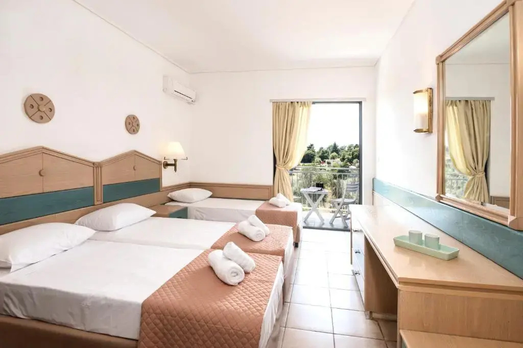 Triple room with garden view
