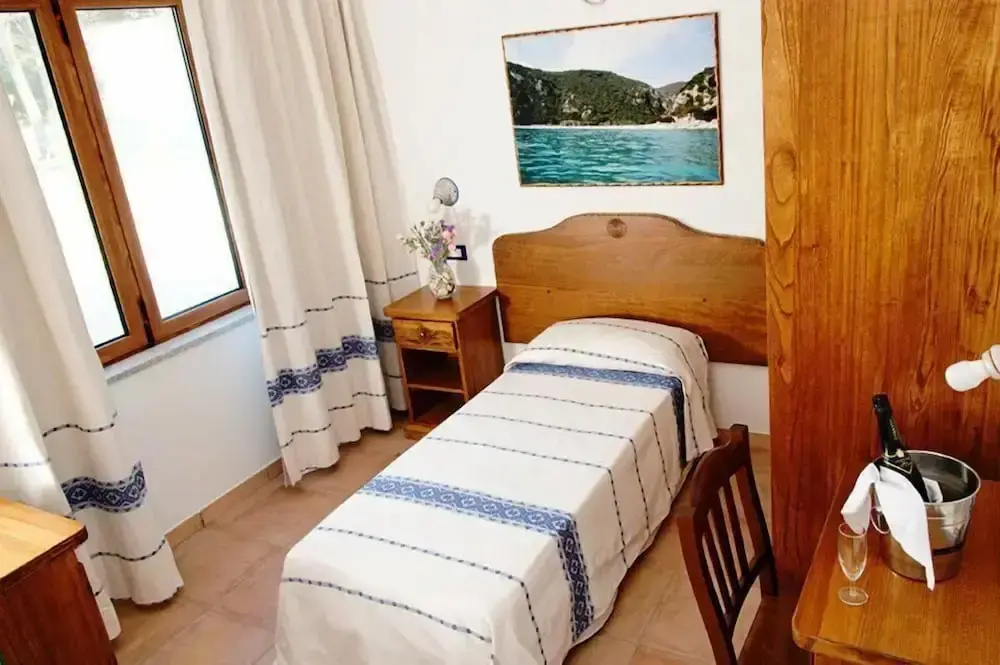 Standard Single room beachfront