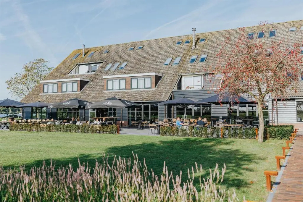 Hotel, Sportsbar & Brasserie Dorhout Mees