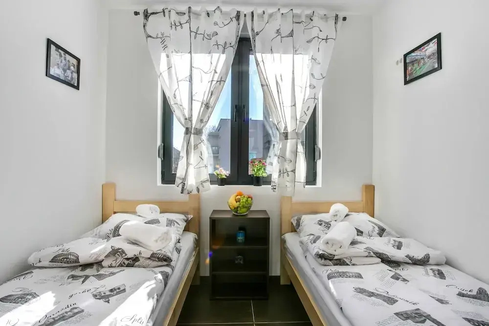 Economy room