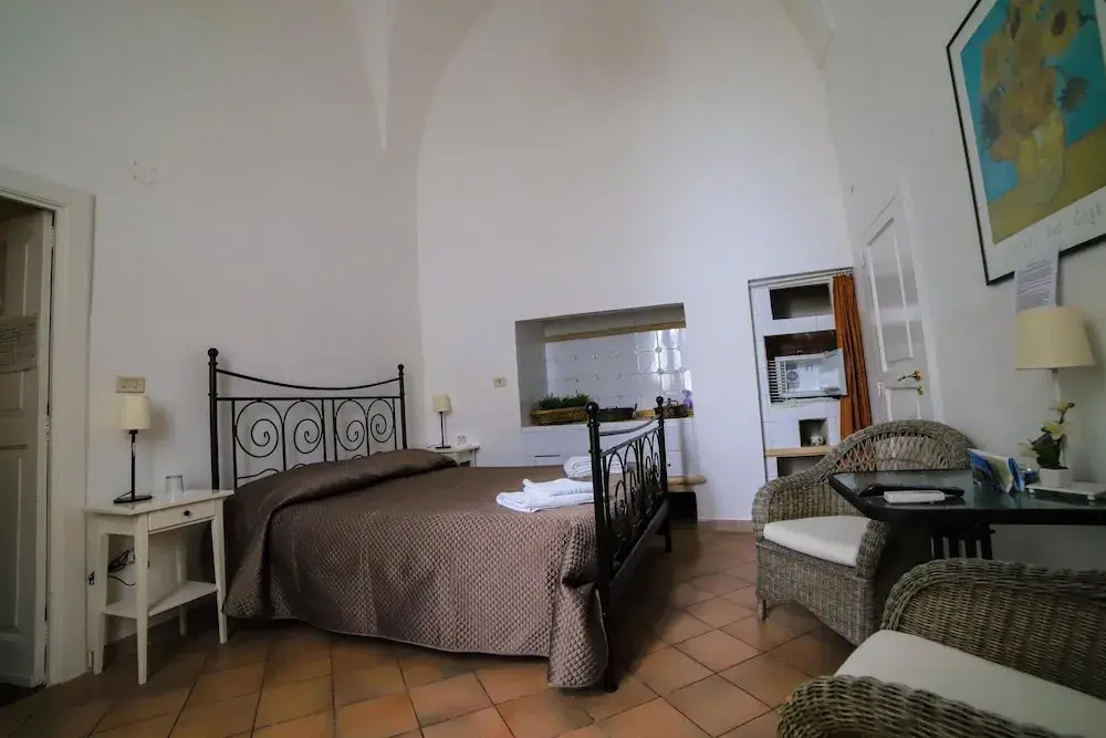 Economy room