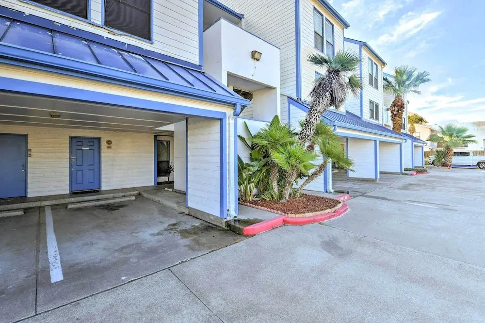 Padre Island Retreat on Canal - 2 Mi to Beach!