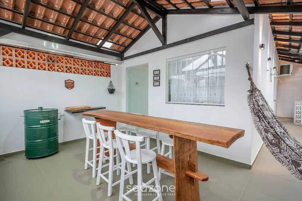 Complete House Just Minutes From the Beach Jcs0874