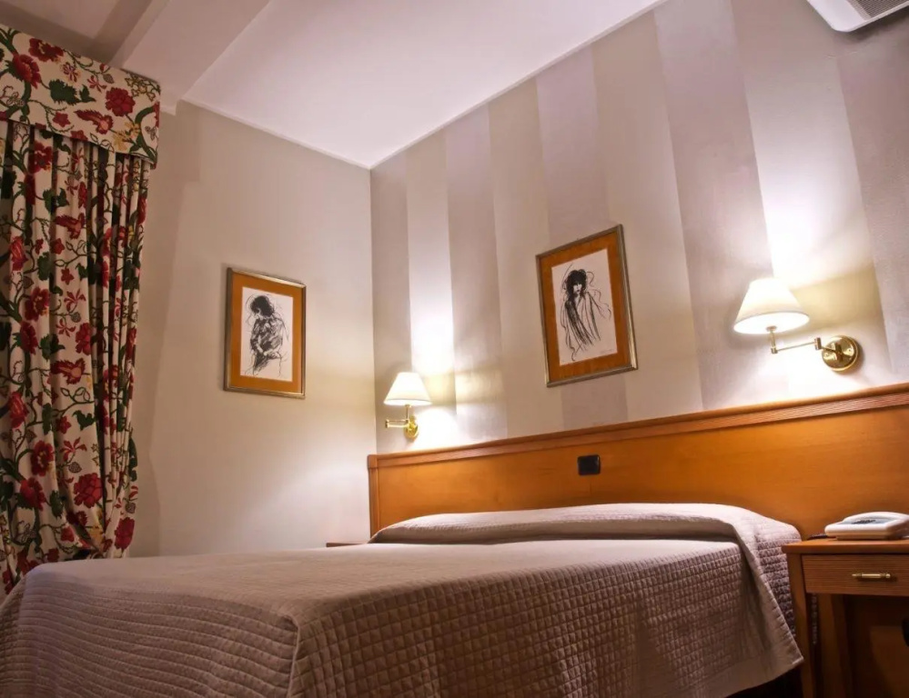 Classic Double room (full double bed)