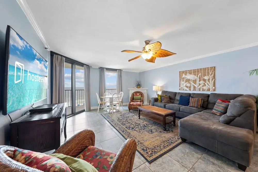 3 Bedrooms Standard room with balcony and beachfront