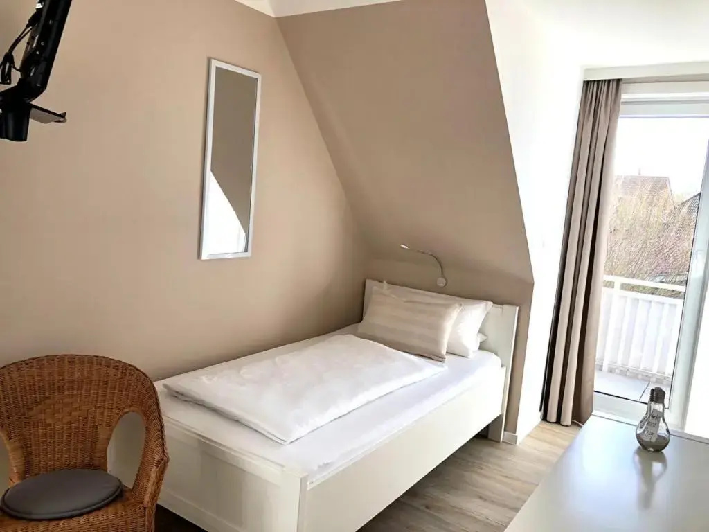 Standard Single room with balcony