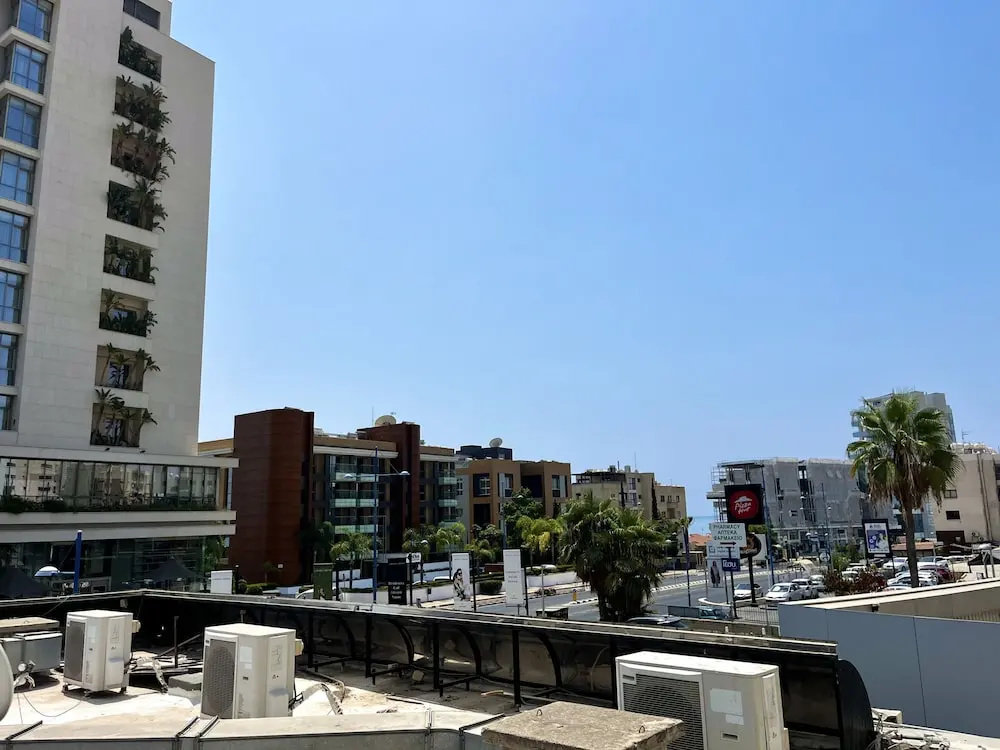 157 LIM - Stay Sunsea Studio