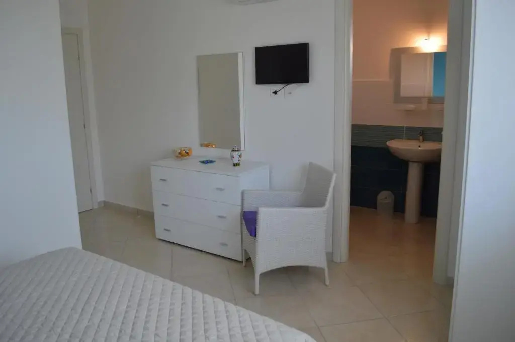Standard Double room with sea view (full double bed)