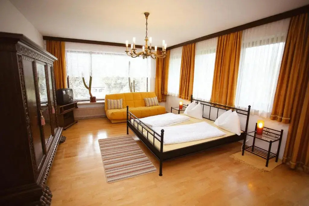 2 Bedrooms Apartment