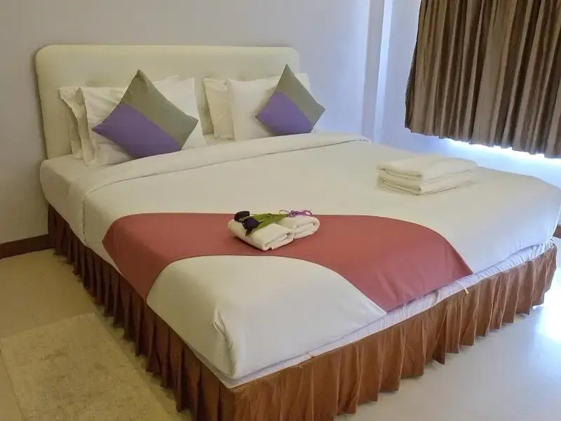Thanintorn Greenpark Hotel - Chambres