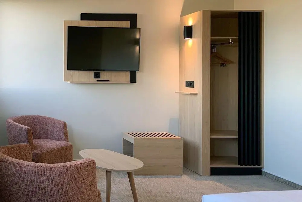 Lobby & Reception
