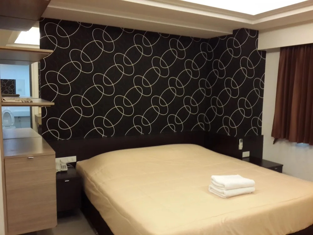 Superior Double room with balcony (full double bed)
