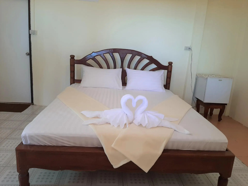 Deluxe Double room beachfront (full double bed)