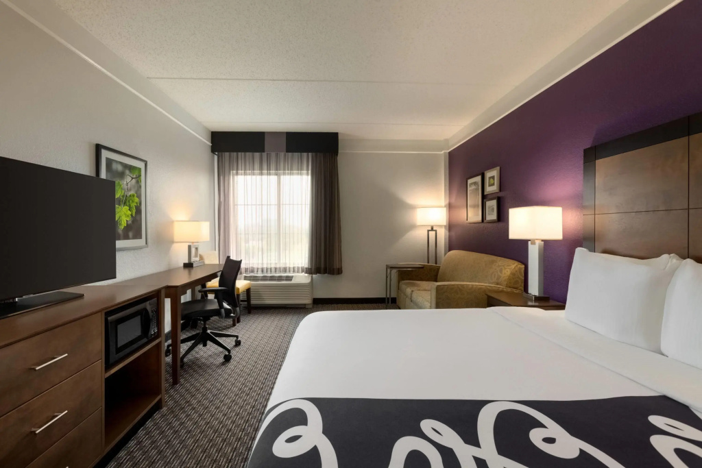 La Quinta Inn & Suites by Wyndham Arlington North 6 Flags Dr - Général