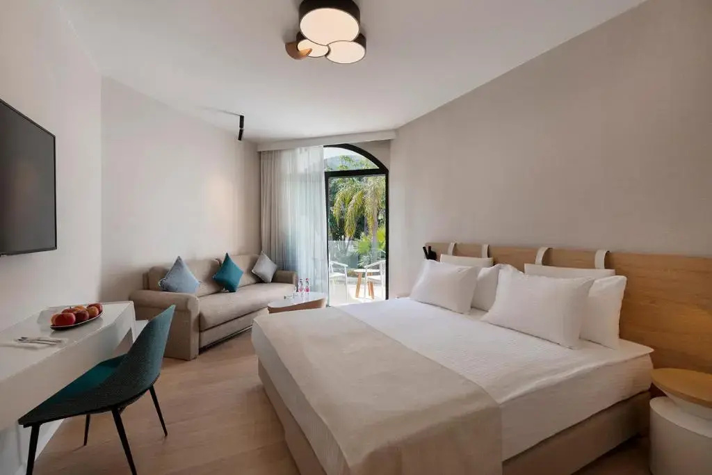 Standard Family room with mountain view