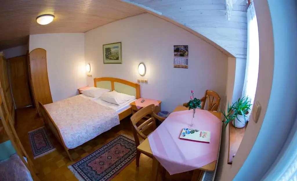 Guesthouse Smogavc - Chambres