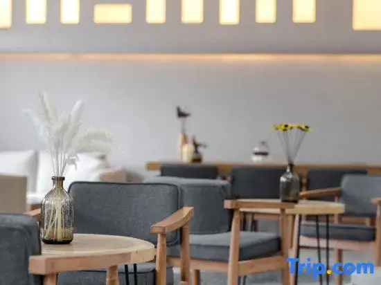 Food & Beverage