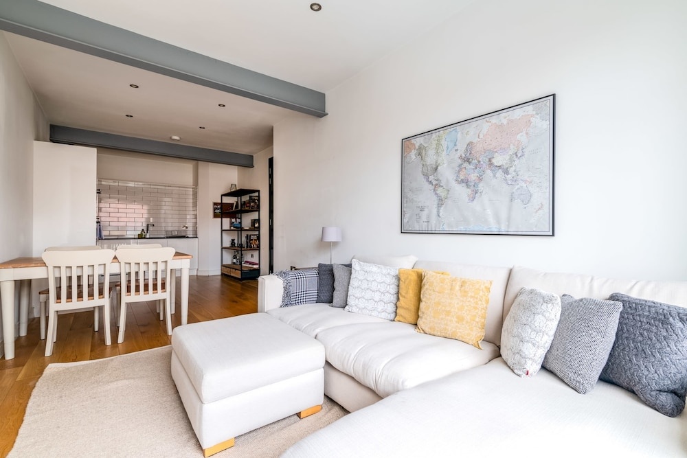 Trendy Elephant and Castle Home