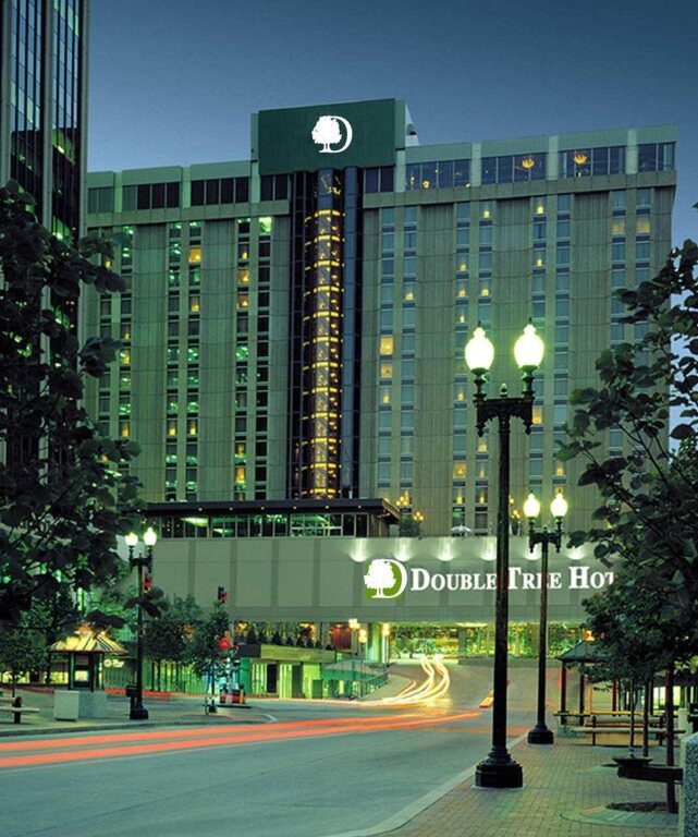 DoubleTree by Hilton Hotel Omaha Downtown image