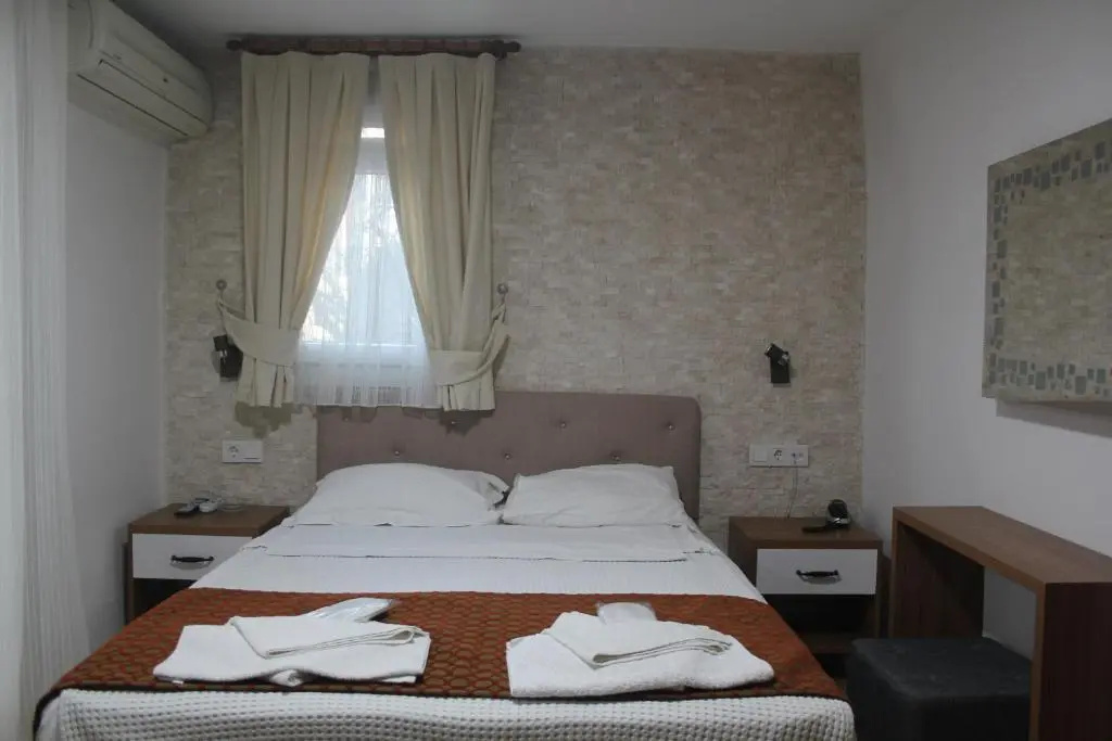 Deluxe Double room with balcony (full double bed)