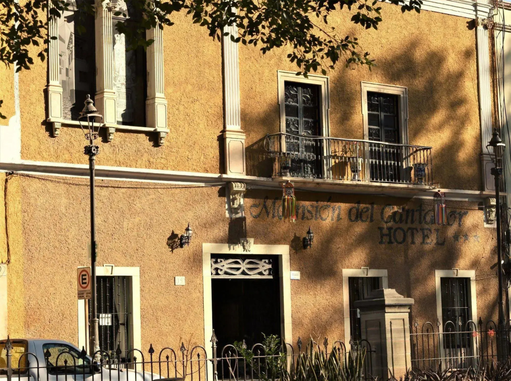 Hotel Mansión del Cantador