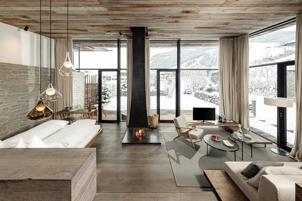 1 Bedroom Deluxe Single room with mountain view