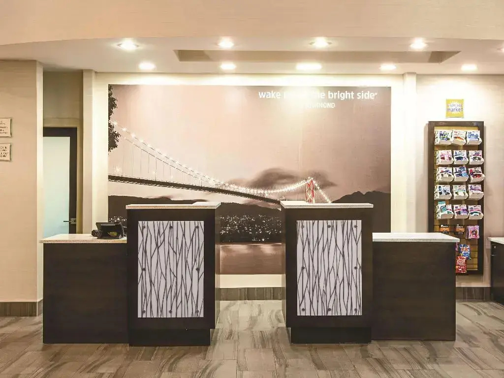 Lobby & Reception