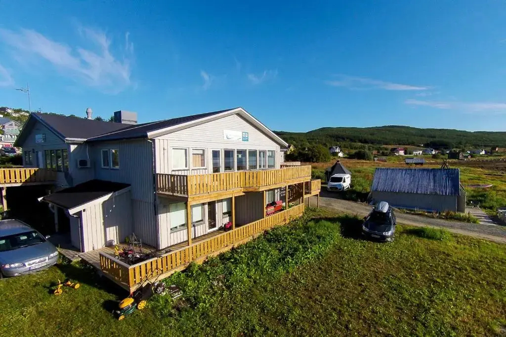 3 Bedrooms Apartment