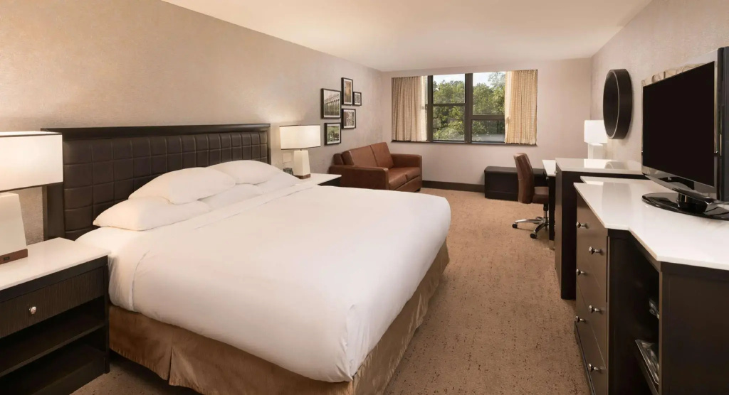 The Saratoga Hilton - Chambres