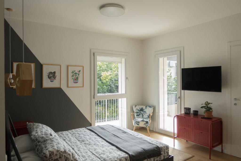 Standard Double room with balcony (full double bed)
