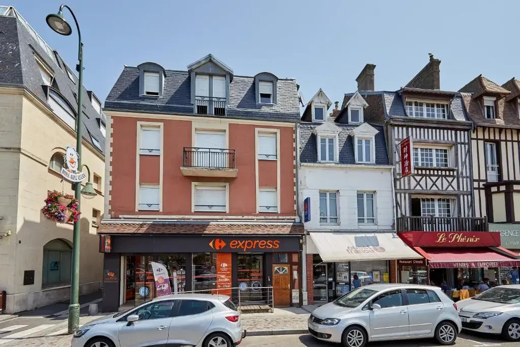 401 Suite Martine