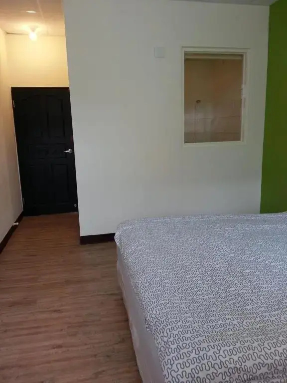 Standard Double room with balcony (full double bed)