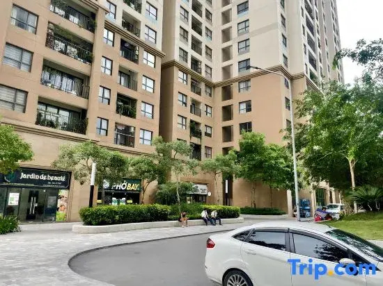 Ember Housing - Vinhomes D'capitale Apartment Hanoi Center