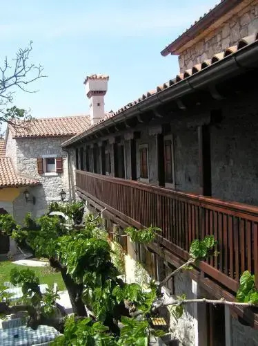 Balcony & Terrace