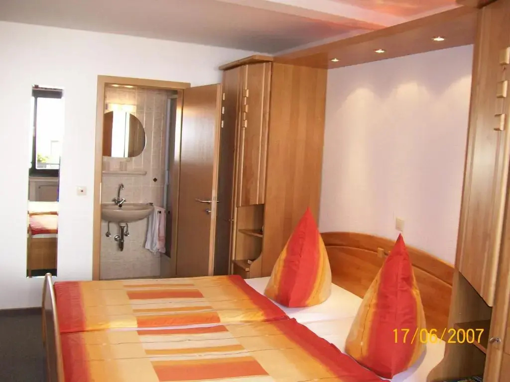 Standard Double room full double bed