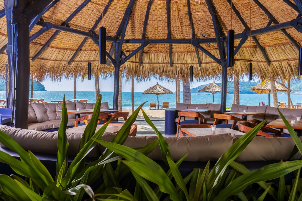 Beach & Waterfront