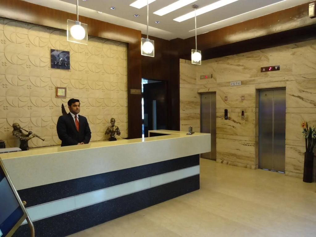 Lobby & Reception