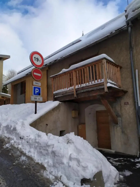 Village House in the Heart of Saint Chaffrey
