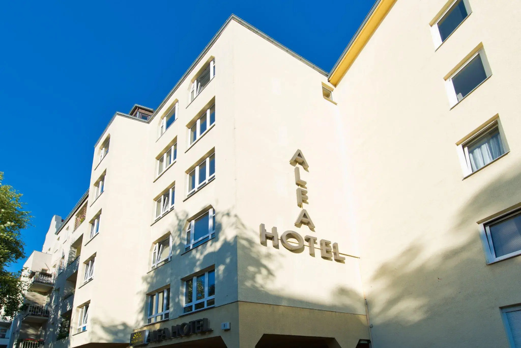 Alfa Hotel — фото