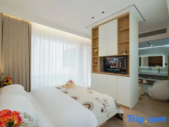 Standard Double room with balcony (full double bed)