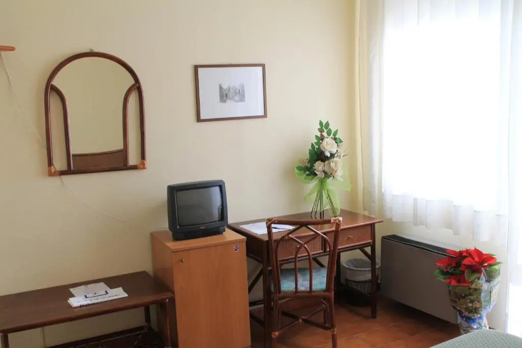 Economy room