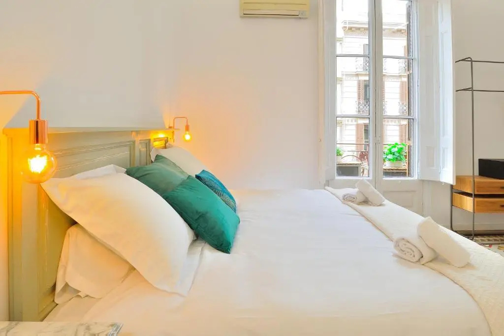 Standard Double room with balcony (full double bed)